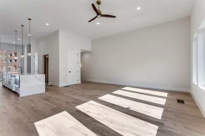 250 E Dallas Street #114, Grapevine, TX 76051 - Photo 5