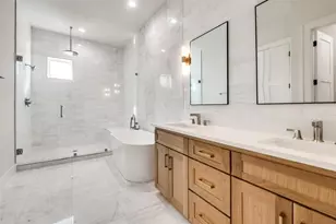 250 E Dallas St, Grapevine, TX 76051 - Photo 11