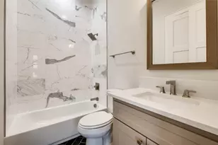 250 E Dallas St, Grapevine, TX 76051 - Photo 17