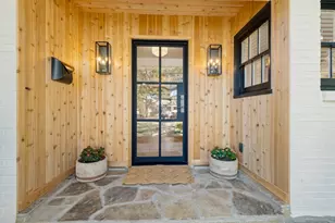 2013 Huntington Ln, Fort Worth, TX 76110 - Photo 3