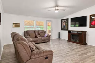 105 E Laura Ave, Quinlan, TX 75474 - Photo 15