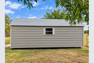 105 E Laura Avenue, Quinlan, TX 75474 - Photo 3