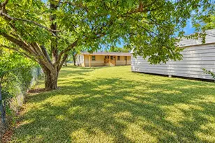 105 E Laura Ave, Quinlan, TX 75474 - Photo 5