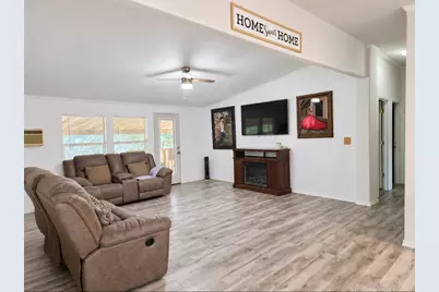 105 E Laura Avenue, Quinlan, TX 75474 - Photo 5