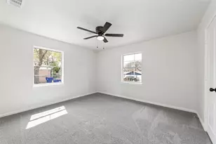 4040 Wind River Dr, Dallas, TX 75216 - Photo 13