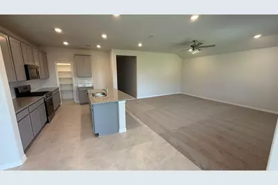 820 Jacquelyn Dr, Little Elm, TX 75068 - Photo 9