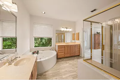 7626 Lakecrest Circle, Irving, TX 75063 - Photo 21