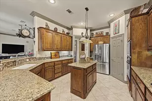 3909 Stoneshire Ct, Fort Worth, TX 76179 - Photo 9
