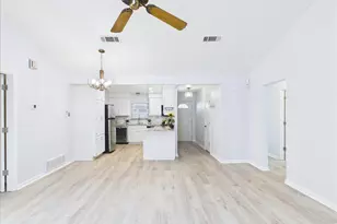 1112 Fox River Ln, Fort Worth, TX 76120 - Photo 11