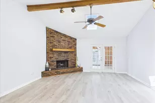 1112 Fox River Ln, Fort Worth, TX 76120 - Photo 7
