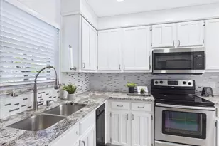 1112 Fox River Ln, Fort Worth, TX 76120 - Photo 17