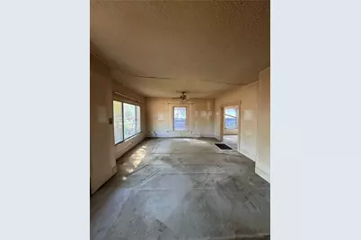 619 W Owing Street, Denison, TX 75020 - Photo 3