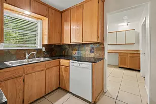 1418 Tatum Dr, Arlington, TX 76012 - Photo 13