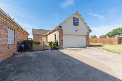 1198 E Oaklawn Drive, Talty, TX 75160 - Photo 33