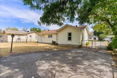 3513 Meadow Oaks Drive, Haltom City, TX 76117 - Photo 31