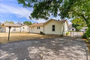 3513 Meadow Oaks Dr, Haltom City, TX 76117 - Photo 31