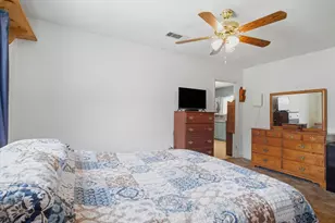 3513 Meadow Oaks Dr, Haltom City, TX 76117 - Photo 21