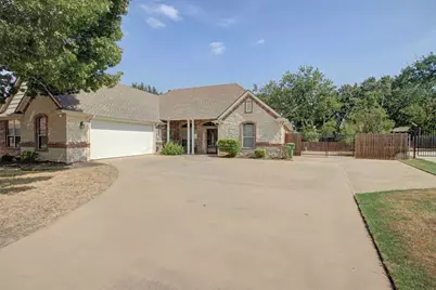 107 Heritage Place, Glen Rose, TX 76043 - Photo 1