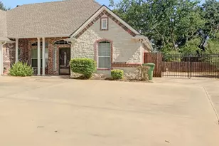 107 Heritage Pl, Glen Rose, TX 76043 - Photo 3