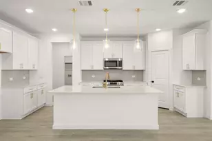 633 Tyronza Dr, Justin, TX 76247 - Photo 3