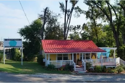 402 E College Street, Canton, TX 75103 - Photo 1