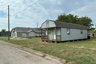 315 Martin Luther King Jr St, Mineral Wells, TX 76067 - Photo 23