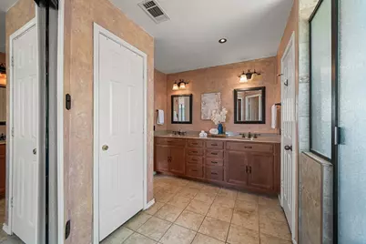 1633 Crosshaven Drive, Lewisville, TX 75077 - Photo 19