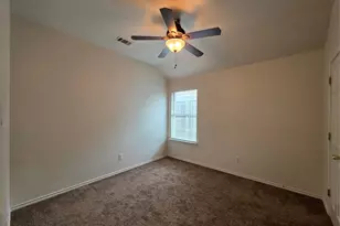 601 Crestview Ct, Saginaw, TX 76179 - Photo 17