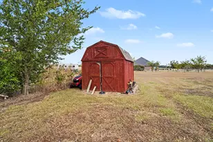 7445 County Rd 305, Grandview, TX 76050 - Photo 31