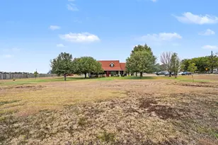 7445 County Rd 305, Grandview, TX 76050 - Photo 9