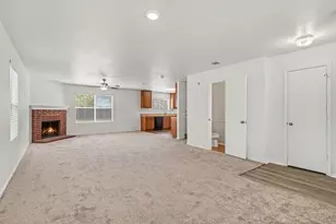 937 Iona Dr, Fort Worth, TX 76120 - Photo 3