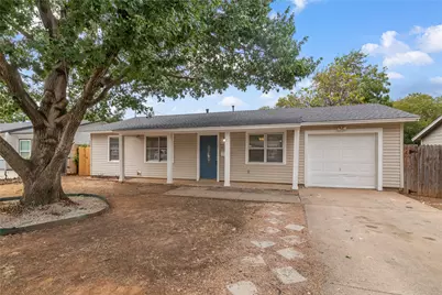 517 Aransas Drive, Euless, TX 76039 - Photo 1