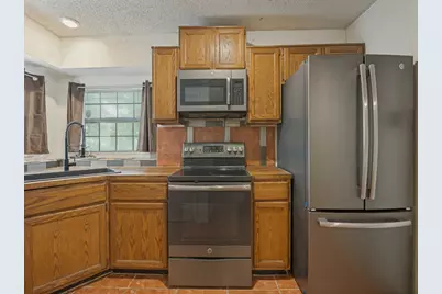 6406 Woods Edge Drive, Arlington, TX 76016 - Photo 11