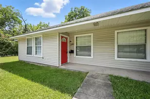 1328 S Travis St, Sherman, TX 75090 - Photo 17