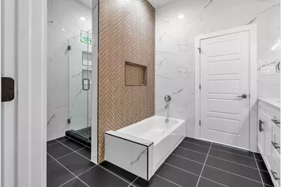 2731 Maurine F. Bailey Way, Dallas, TX 75215 - Photo 27