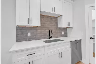 2731 Maurine F. Bailey Way, Dallas, TX 75215 - Photo 13
