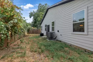2731 Maurine F. Bailey Way, Dallas, TX 75215 - Photo 31