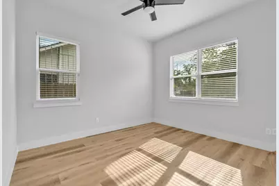 2731 Maurine F. Bailey Way, Dallas, TX 75215 - Photo 3