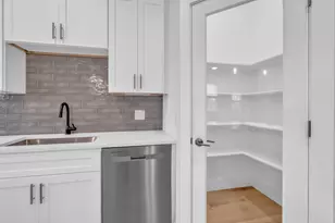 2731 Maurine F. Bailey Way, Dallas, TX 75215 - Photo 15
