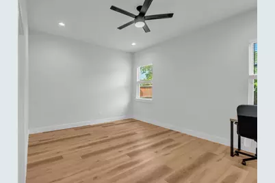 2731 Maurine F. Bailey Way, Dallas, TX 75215 - Photo 23
