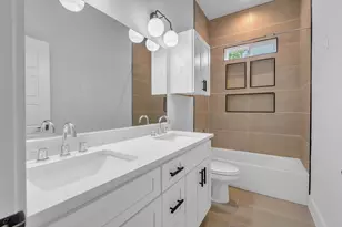 2731 Maurine F. Bailey Way, Dallas, TX 75215 - Photo 5