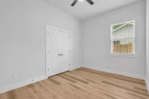 2731 Maurine F. Bailey Way, Dallas, TX 75215 - Photo 7