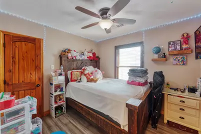 411 S Prairie Street, Pilot Point, TX 76258 - Photo 7