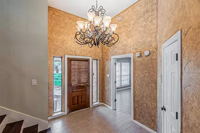 8808 Sylvan Court, Fort Worth, TX 76120 - Photo 5