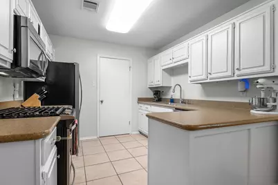 10712 Apache Drive, Waco, TX 76712 - Photo 13
