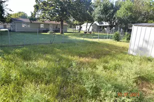 670 W Oak St, Stephenville, TX 76401 - Photo 9