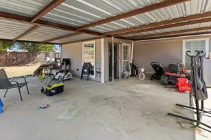 401 E Davis Ave, Alvarado, TX 76009 - Photo 13
