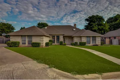 8240 Saddlebrook Drive, Benbrook, TX 76116 - Photo 7