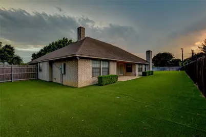 8240 Saddlebrook Drive, Benbrook, TX 76116 - Photo 5