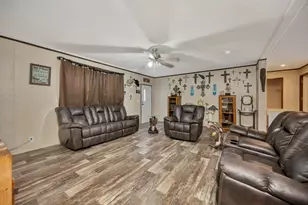 445 Lakeside Dr, Bowie, TX 76230 - Photo 7